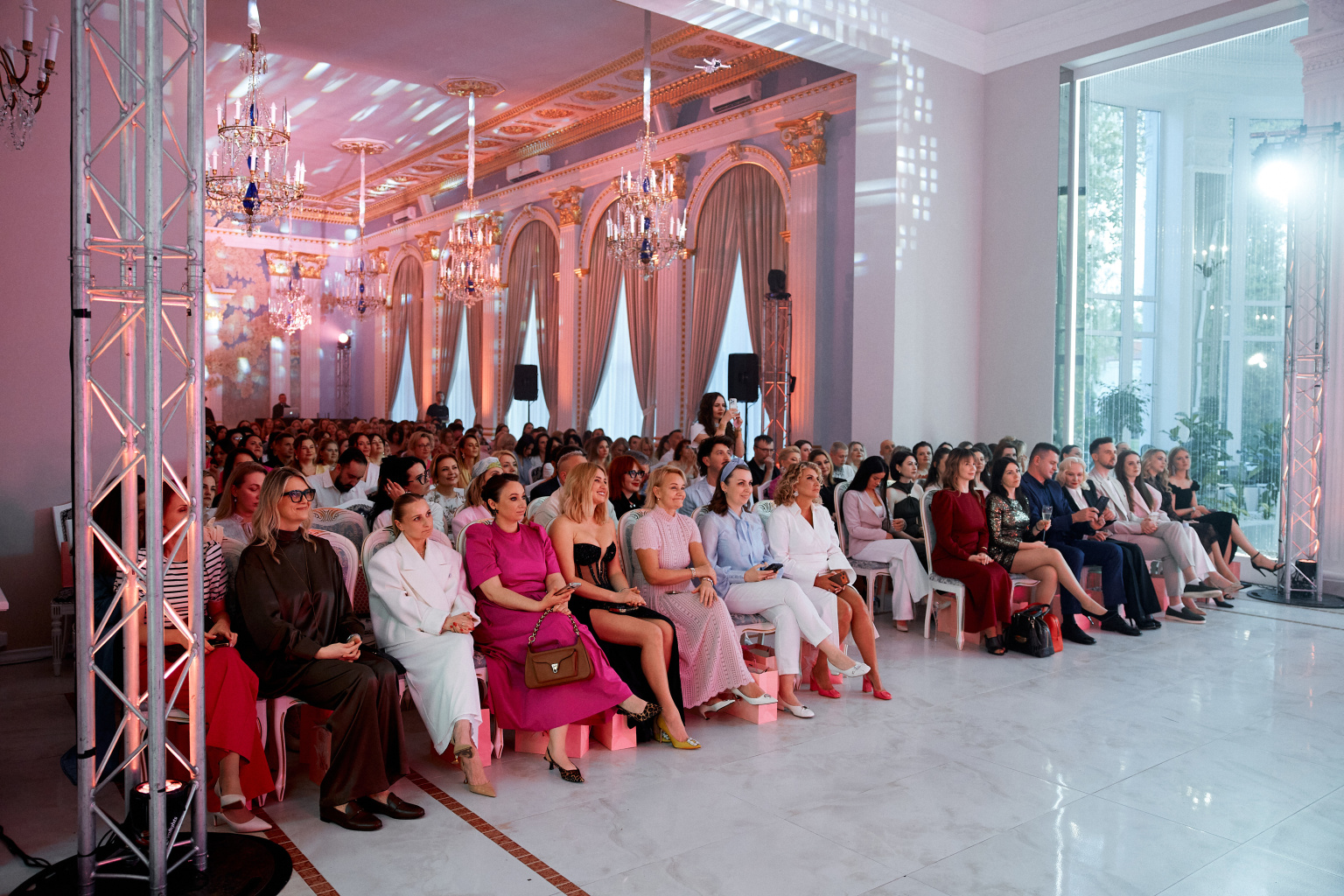 Первый ряд Belarus Beauty Awards.jpg